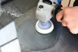 O que causa desgaste irregular em rebolos de vidro