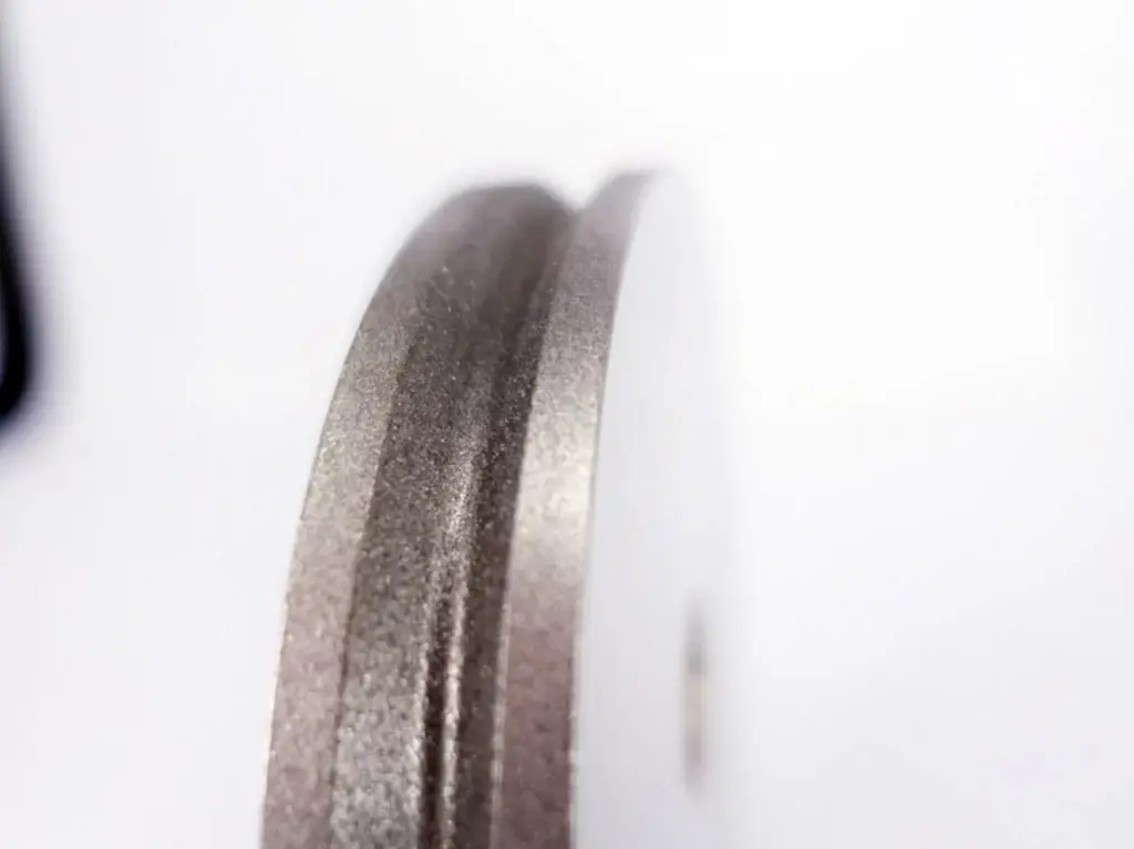 Como escolher um rebolo para processamento de wafer semicondutor?